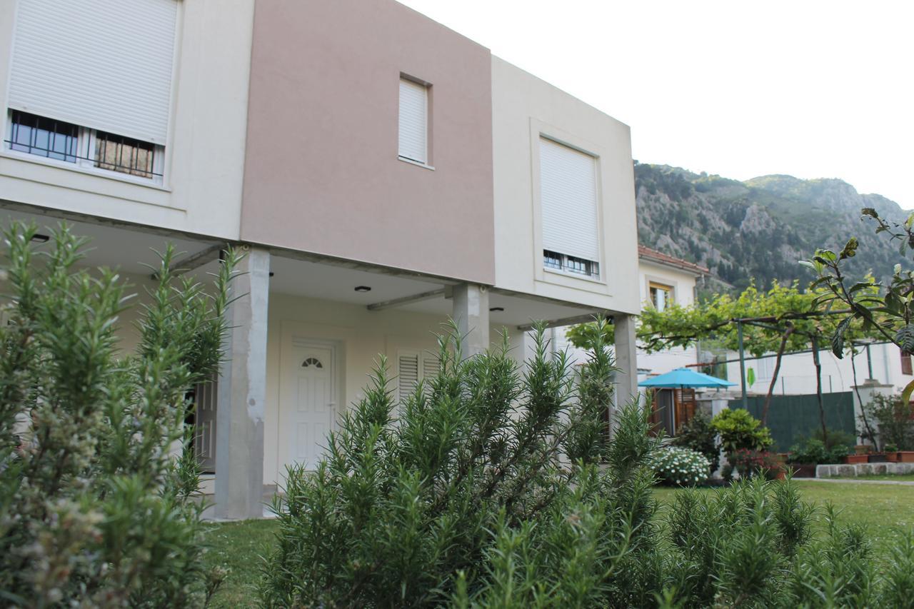 Apartments Grgurevic Котор Екстериор снимка