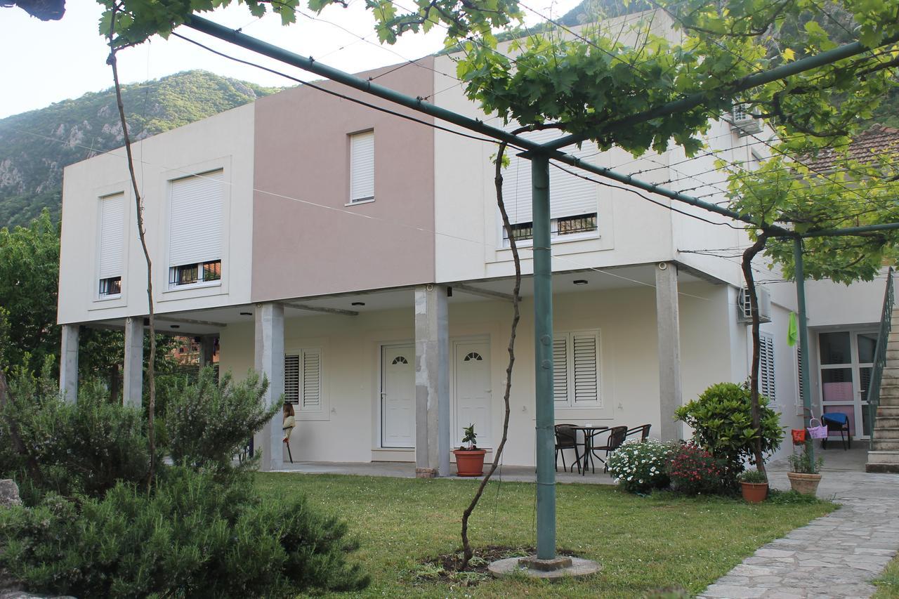 Apartments Grgurevic Котор Екстериор снимка